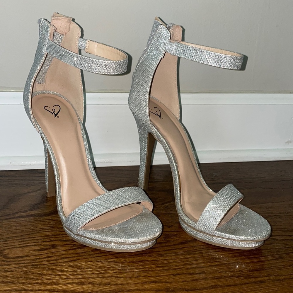 Silver sparkle stilettos!
